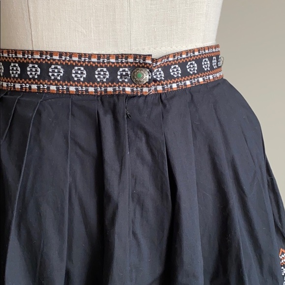 NWOT Red & White Embroidered Tasha Polizzi Skirt - Picture 2 of 4